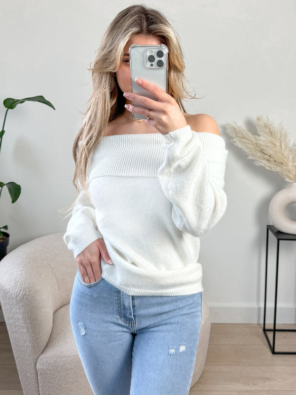 Off-shoulder Sweater White